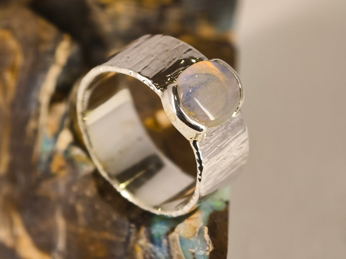 Bague en opale de Lightning Ridge — vue 5 — Tirou Bijou