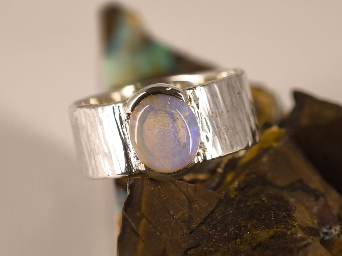 Bague en opale de Lightning Ridge — vue 7 — Tirou Bijou