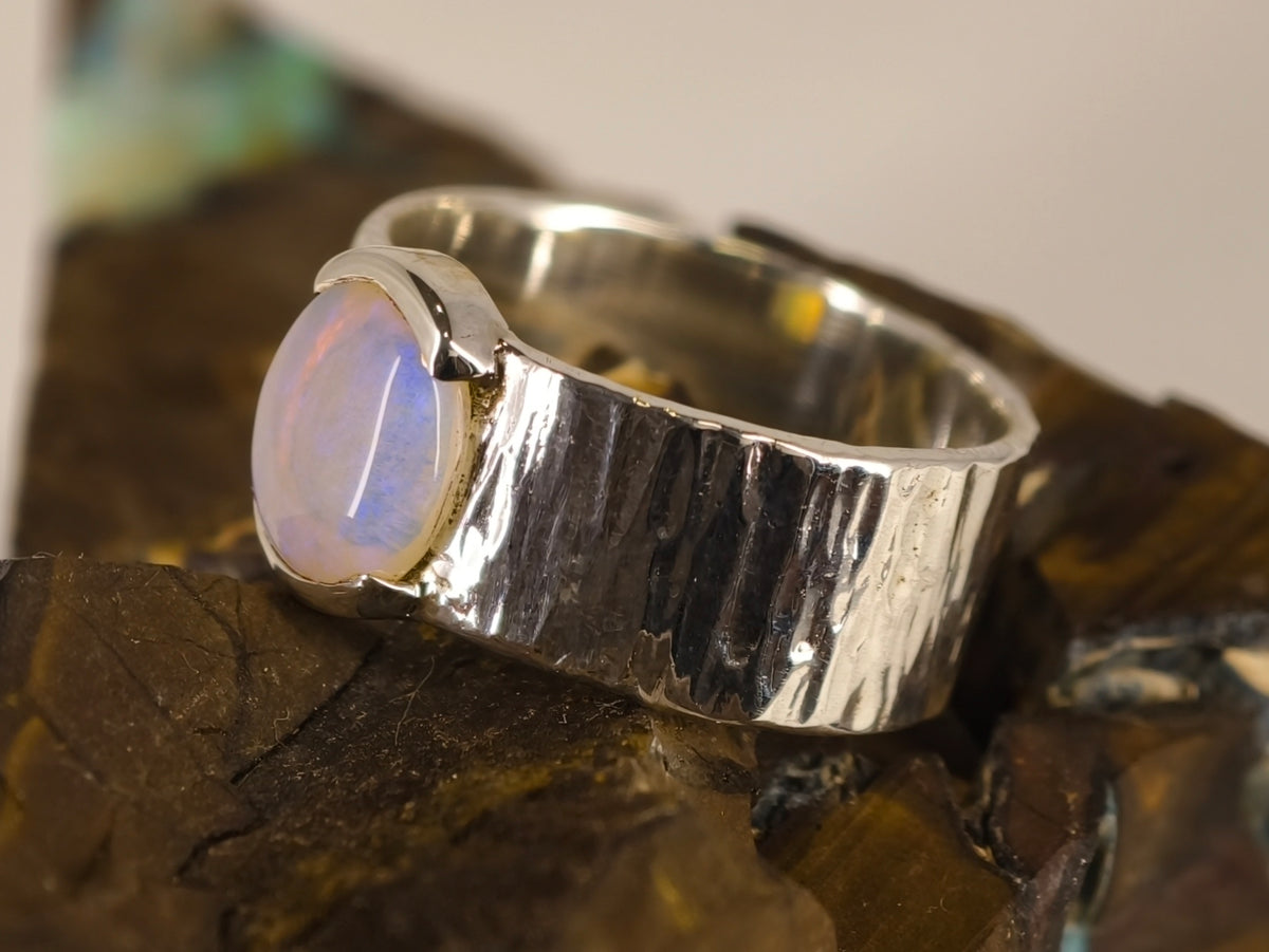 Bague en opale de Lightning Ridge — vue 9 — Tirou Bijou