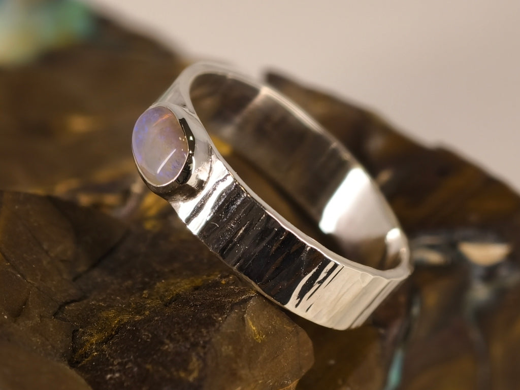 Bague en opale de Lightning Ridge — vue 1 — Tirou Bijou
