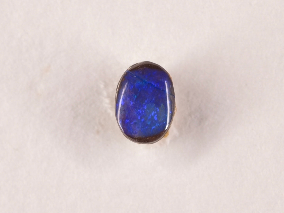 Opale boulder d’Australie — ovale — 0,9 ct