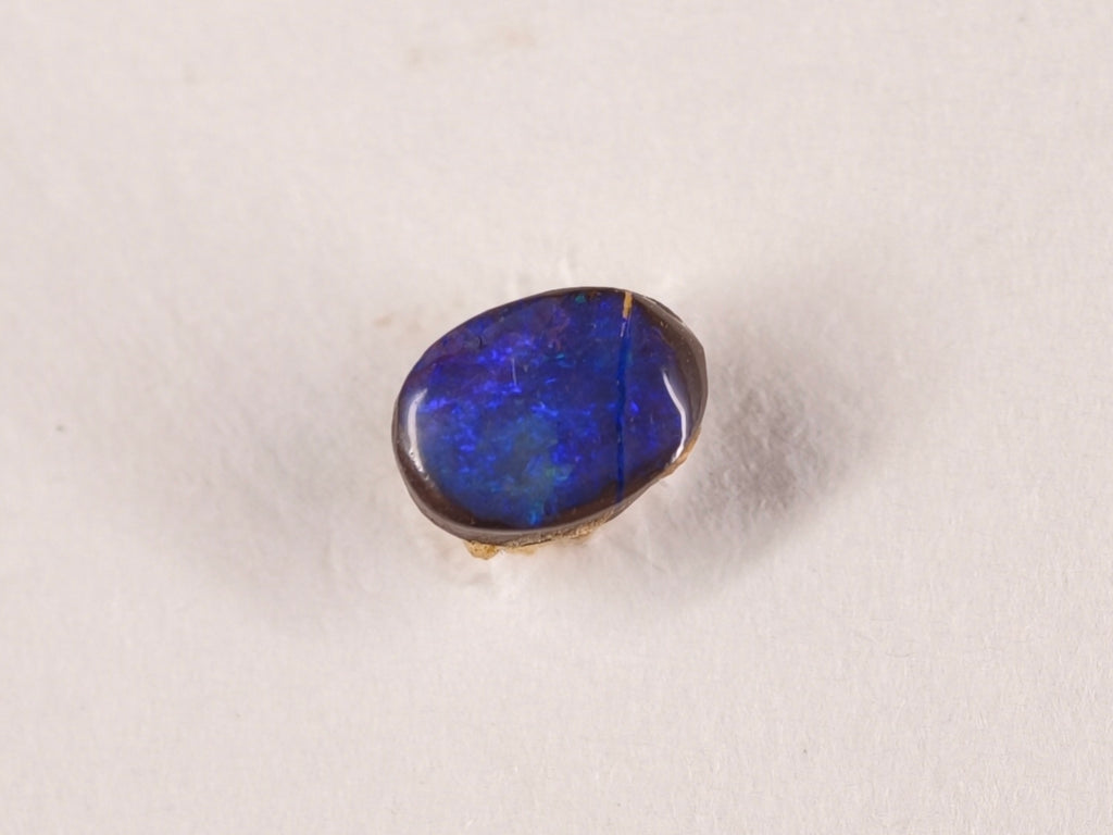 Opale boulder d’Australie — ovale — 0,9 ct
