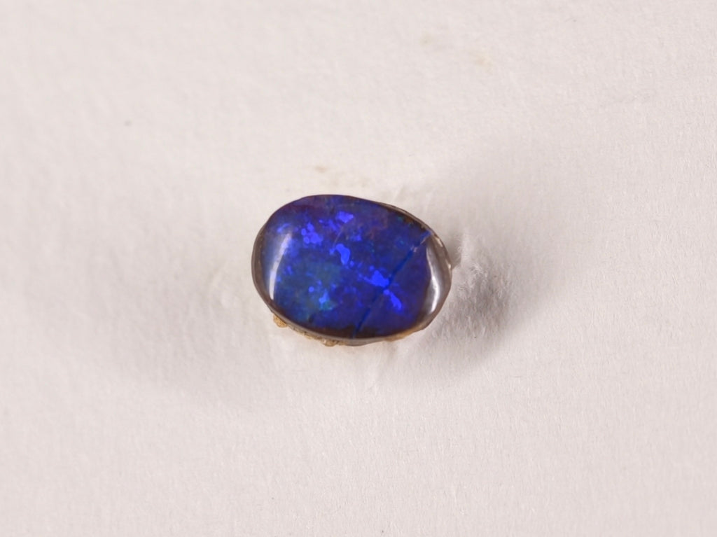 Opale boulder d’Australie — ovale — 0,9 ct