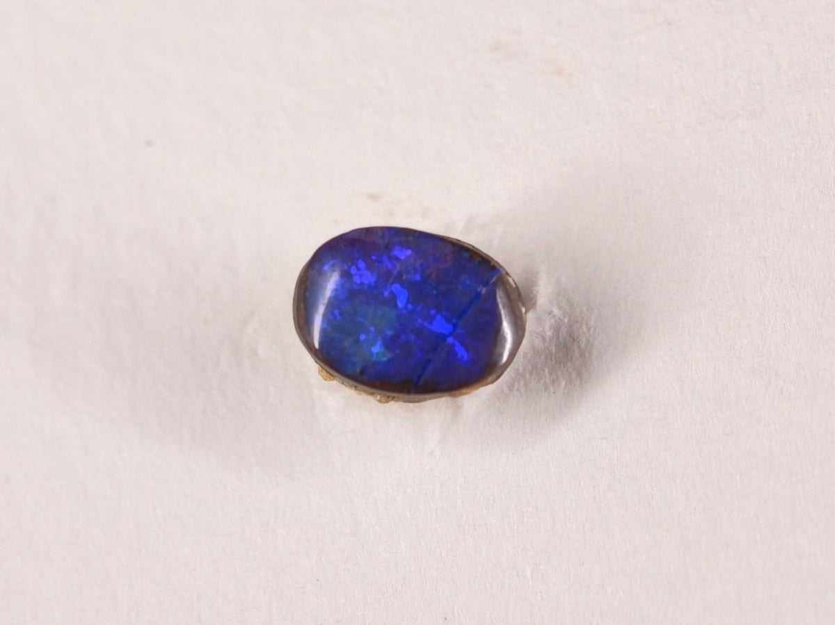 Opale boulder d’Australie — ovale — 0,9 ct