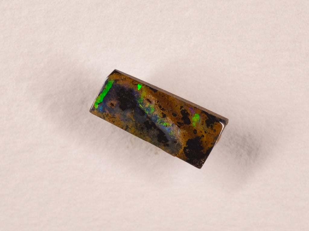 Opale boulder d’Australie — forme libre — 2,5 ct
