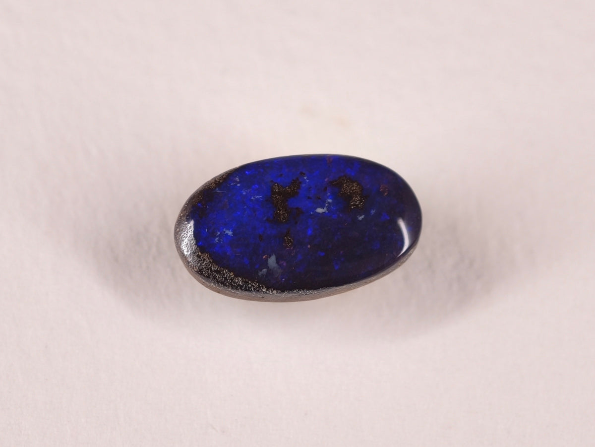 Opale boulder d’Australie — ovale — 3,9 ct