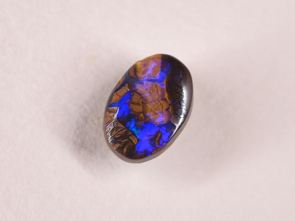 Opale boulder d’Australie — ovale — 4,8 ct