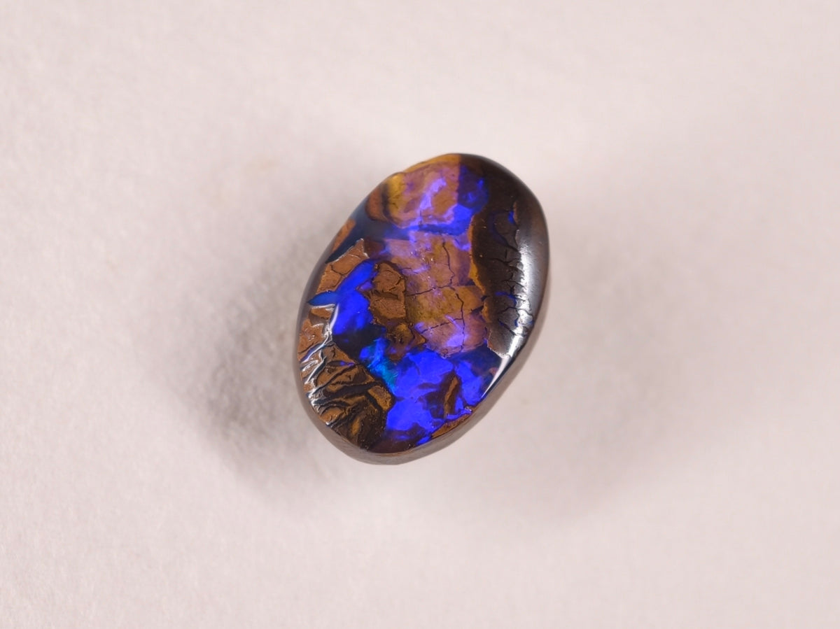 Opale boulder d’Australie — ovale — 4,8 ct