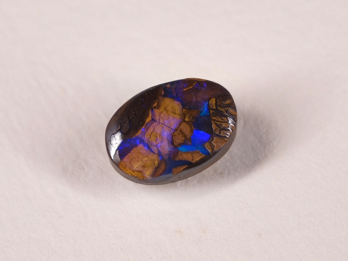 Opale boulder d’Australie — ovale — 4,8 ct