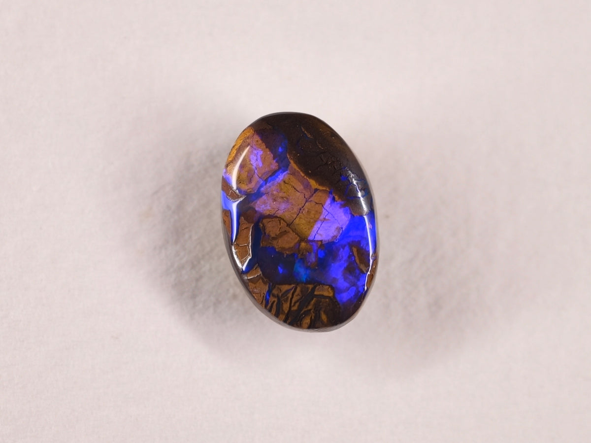 Opale boulder d’Australie — ovale — 4,8 ct