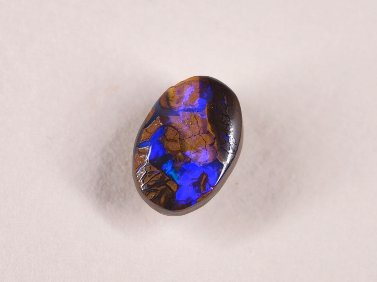 Opale boulder d’Australie — ovale — 4,8 ct