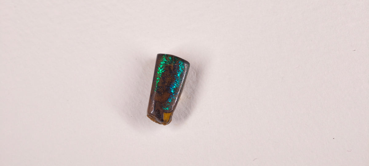 Opale boulder d’Australie — forme libre — 5,8 ct