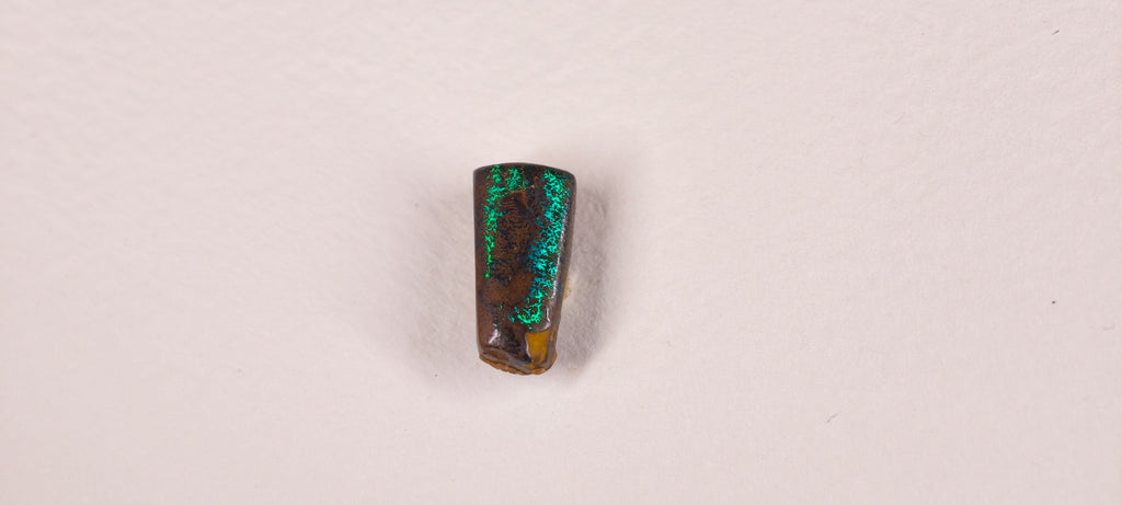 Opale boulder d’Australie — forme libre — 5,8 ct