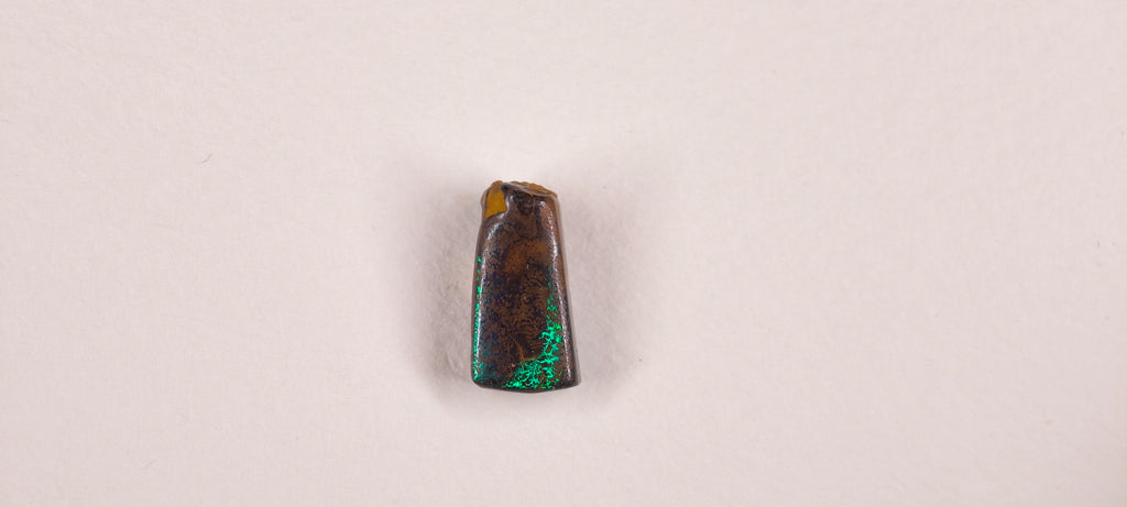 Opale boulder d’Australie — forme libre — 5,8 ct