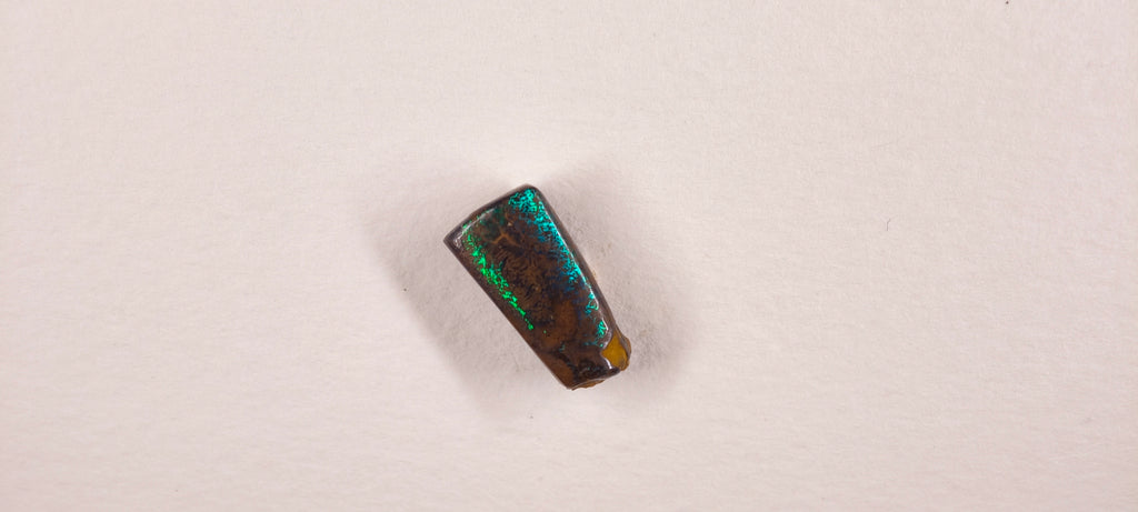 Opale boulder d’Australie — forme libre — 5,8 ct