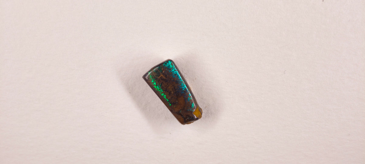 Opale boulder d’Australie — forme libre — 5,8 ct