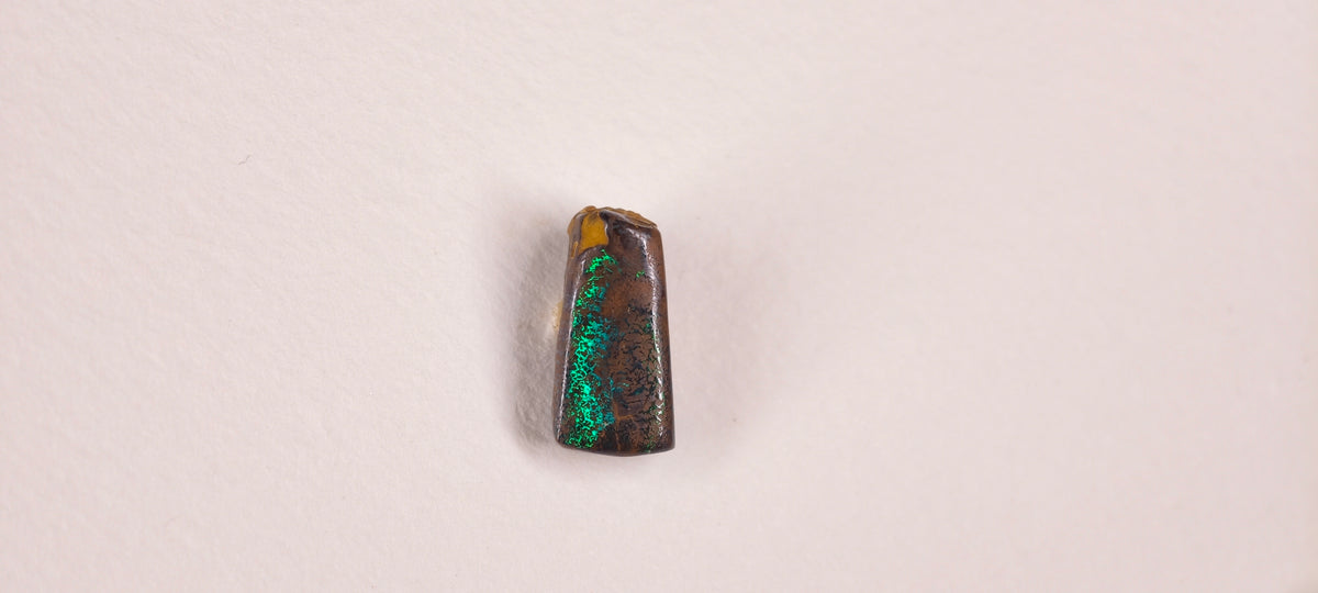 Opale boulder d’Australie — forme libre — 5,8 ct