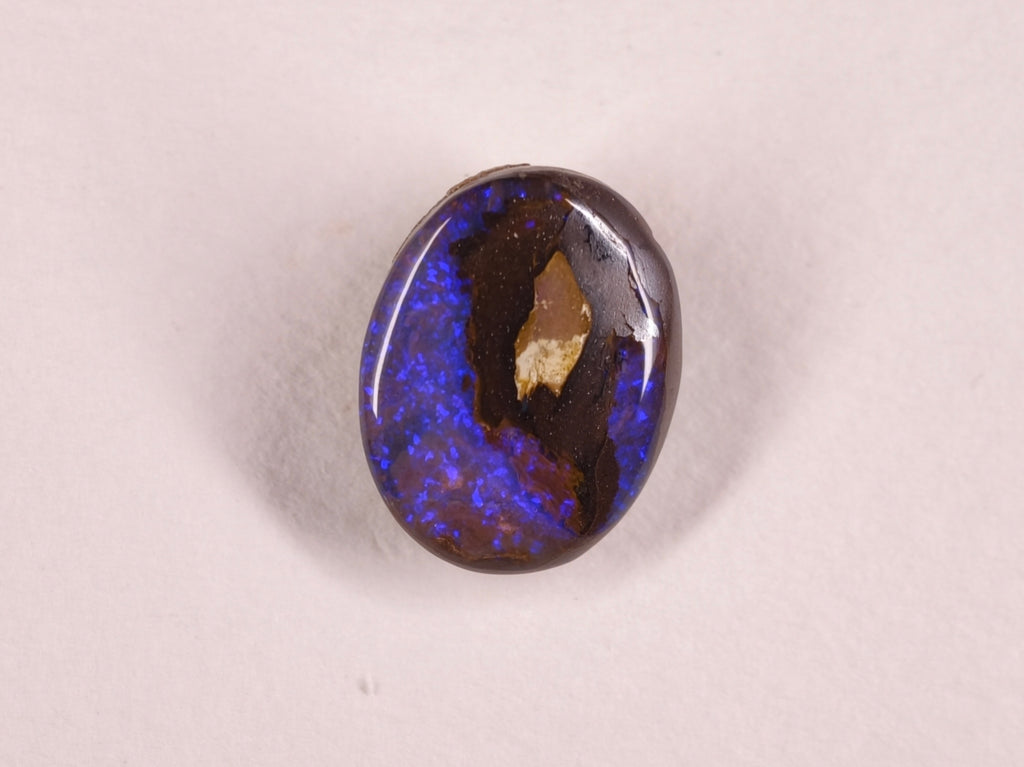 Opale boulder d’Australie — ovale — 10,4 ct