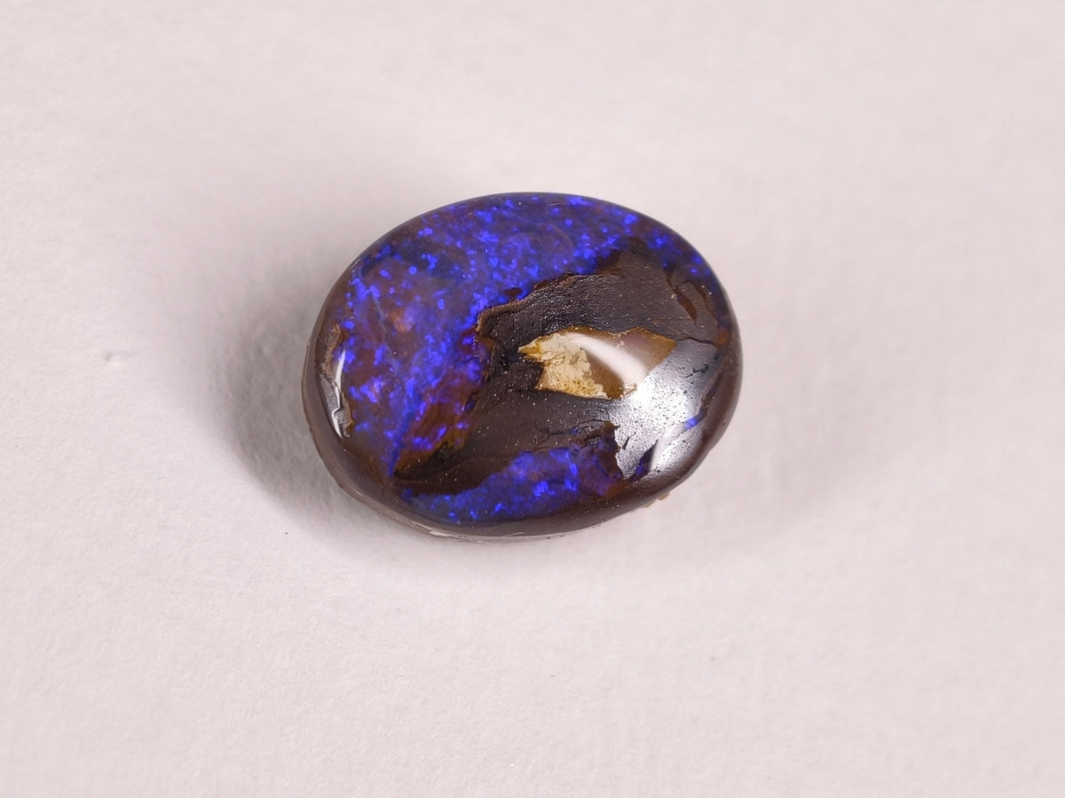 Opale boulder d’Australie — ovale — 10,4 ct