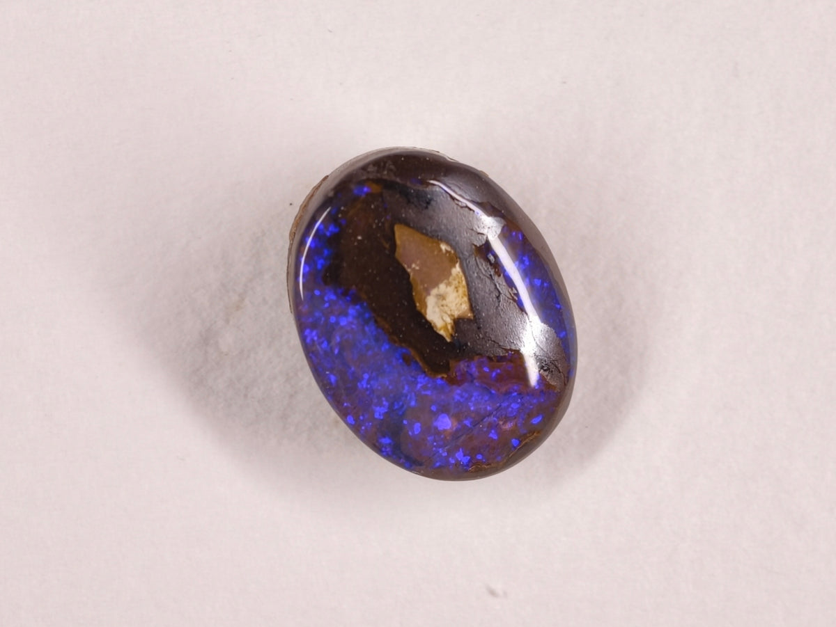 Opale boulder d’Australie — ovale — 10,4 ct