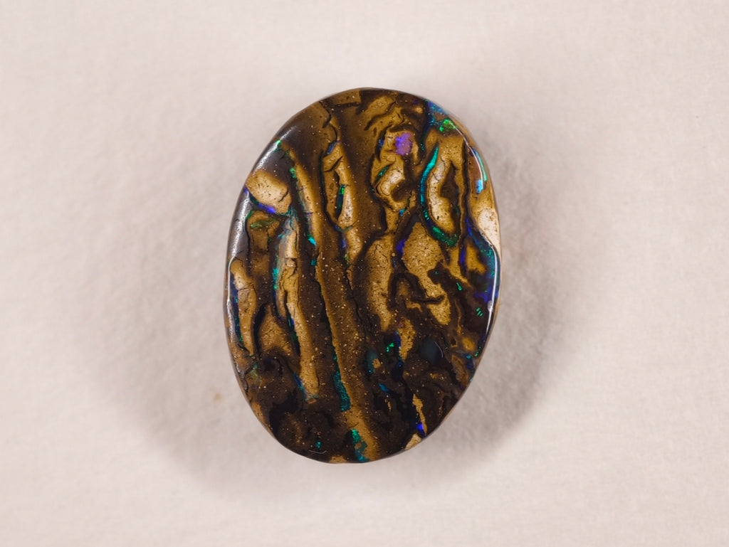 Opale boulder d’Australie — ovale — 10,6 ct