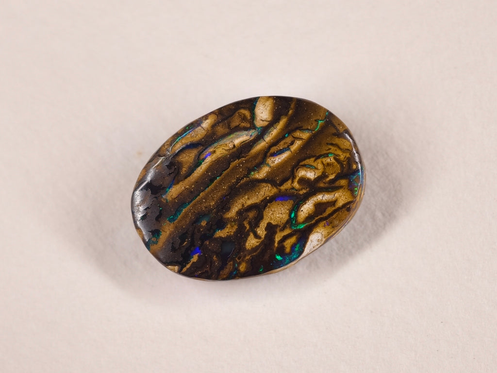 Opale boulder d’Australie — ovale — 10,6 ct