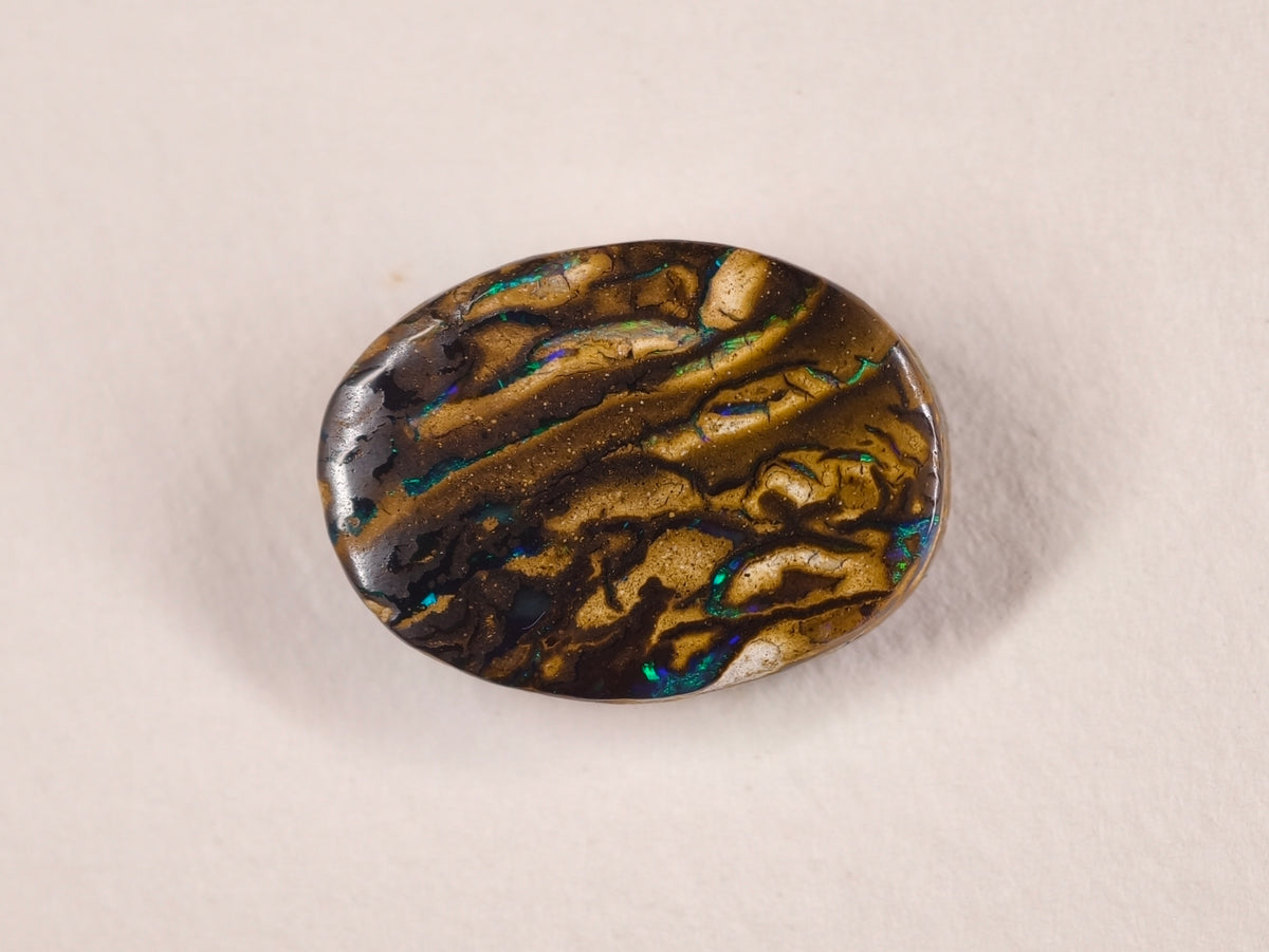 Opale boulder d’Australie — ovale — 10,6 ct