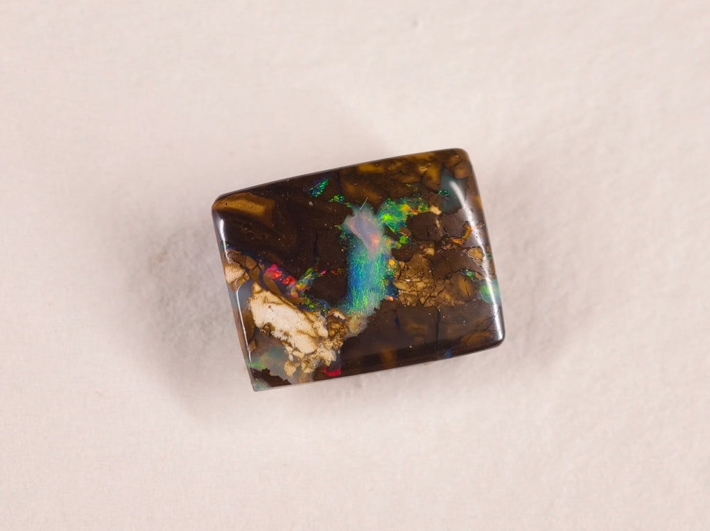 Opale boulder d’Australie — carré — 11,1 ct