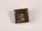 Opale boulder d’Australie — carré — 11,1 ct