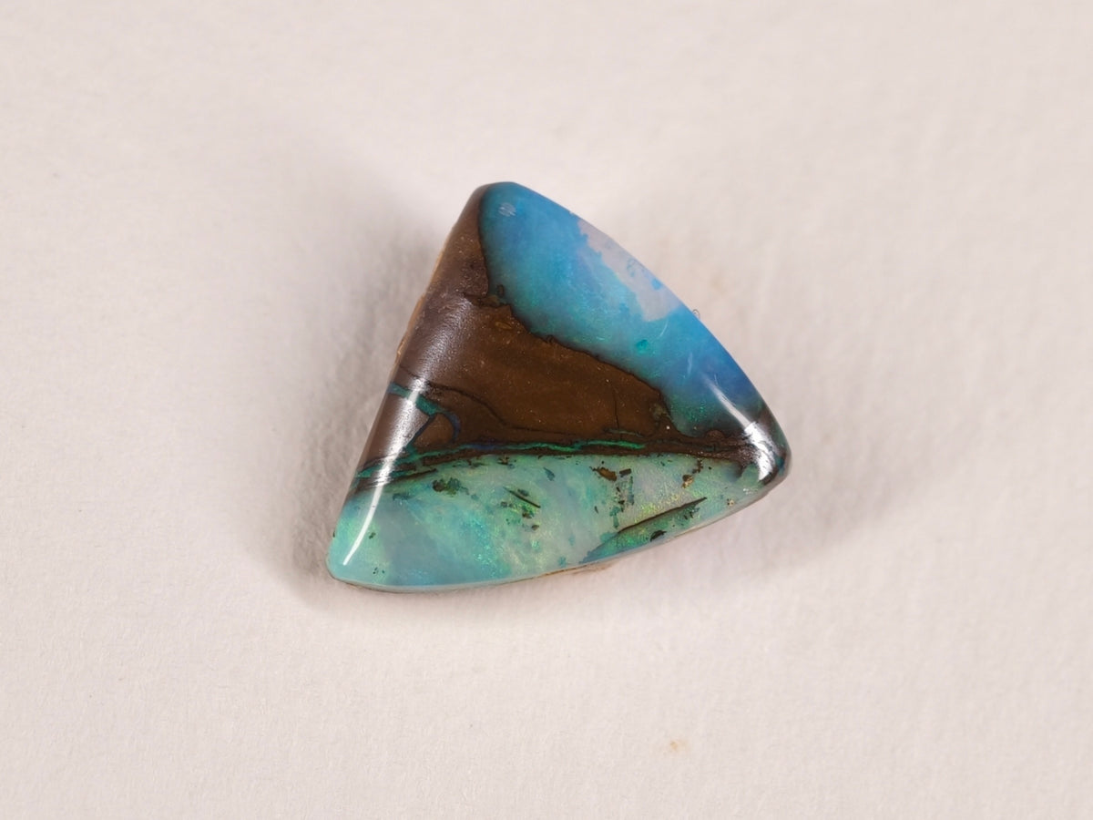 Opale boulder d’Australie — libre (losange) — 4,2 ct
