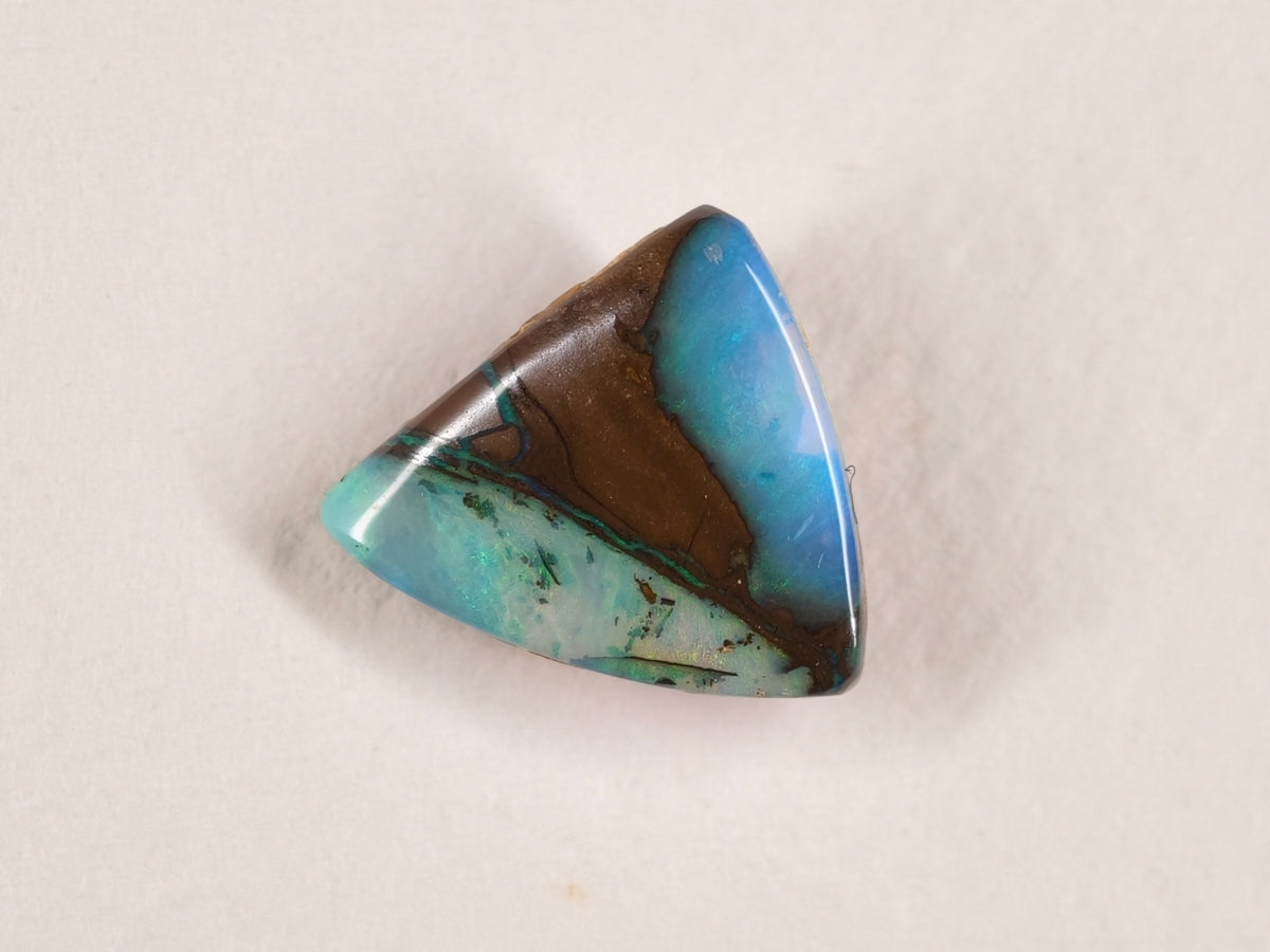 Opale boulder d’Australie — libre (losange) — 4,2 ct