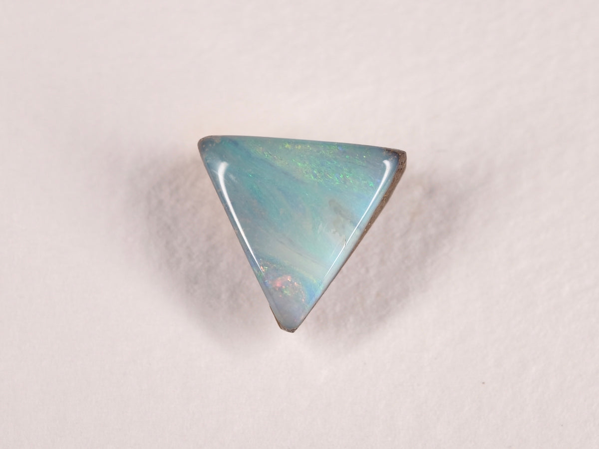 Opale boulder d’Australie — triangle — 7 ct