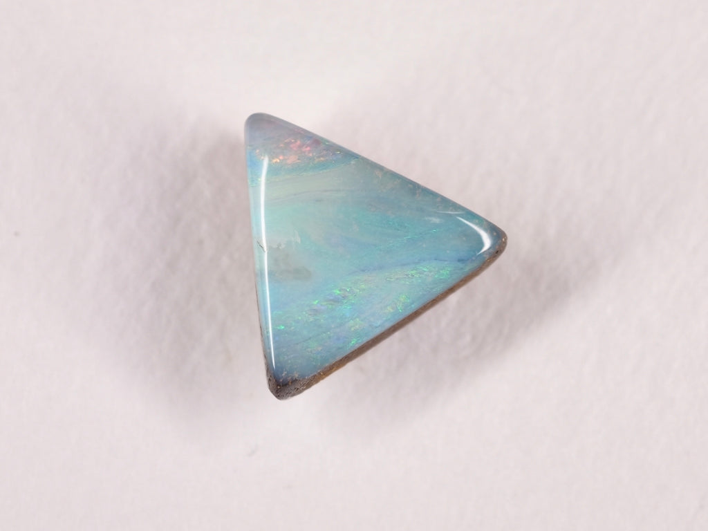 Opale boulder d’Australie — triangle — 7 ct