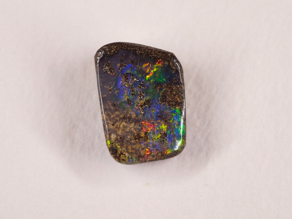 Opale boulder d’Australie — forme libre — 11,2 ct
