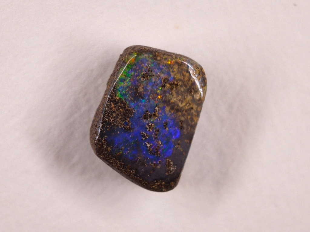 Opale boulder d’Australie — forme libre — 11,2 ct