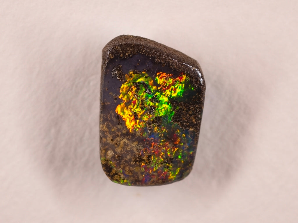 Opale boulder d’Australie — forme libre — 11,2 ct