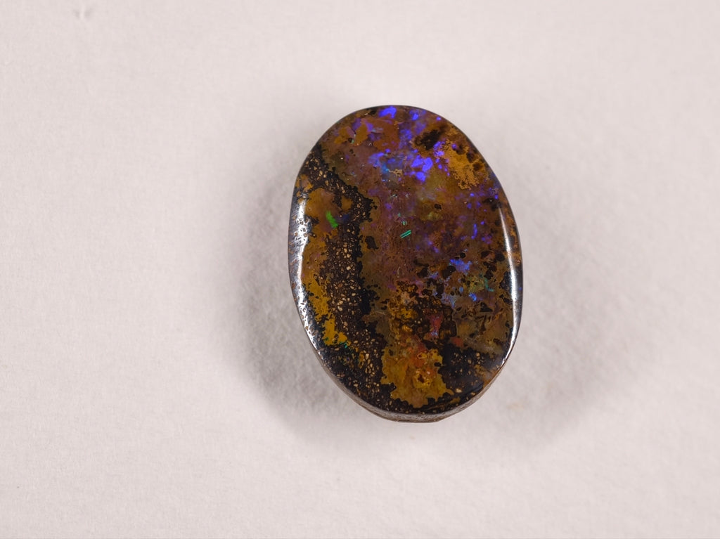 Opale boulder d’Australie — ovale — 10,7 ct