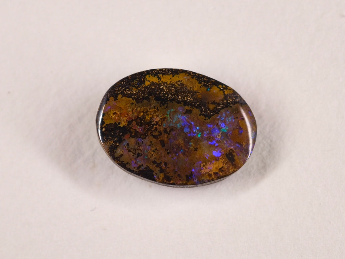 Opale boulder d’Australie — ovale — 10,7 ct