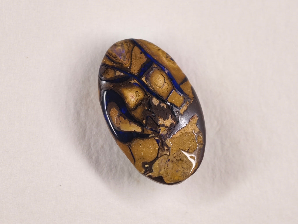 Opale boulder d’Australie — ovale — 8,4 ct