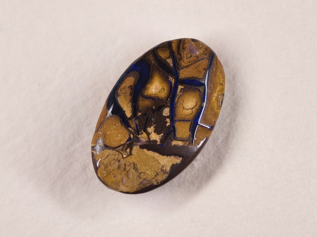 Opale boulder d’Australie — ovale — 8,4 ct