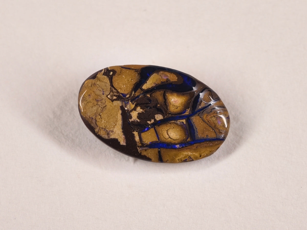 Opale boulder d’Australie — ovale — 8,4 ct