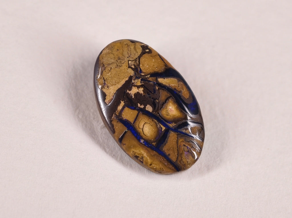 Opale boulder d’Australie — ovale — 8,4 ct