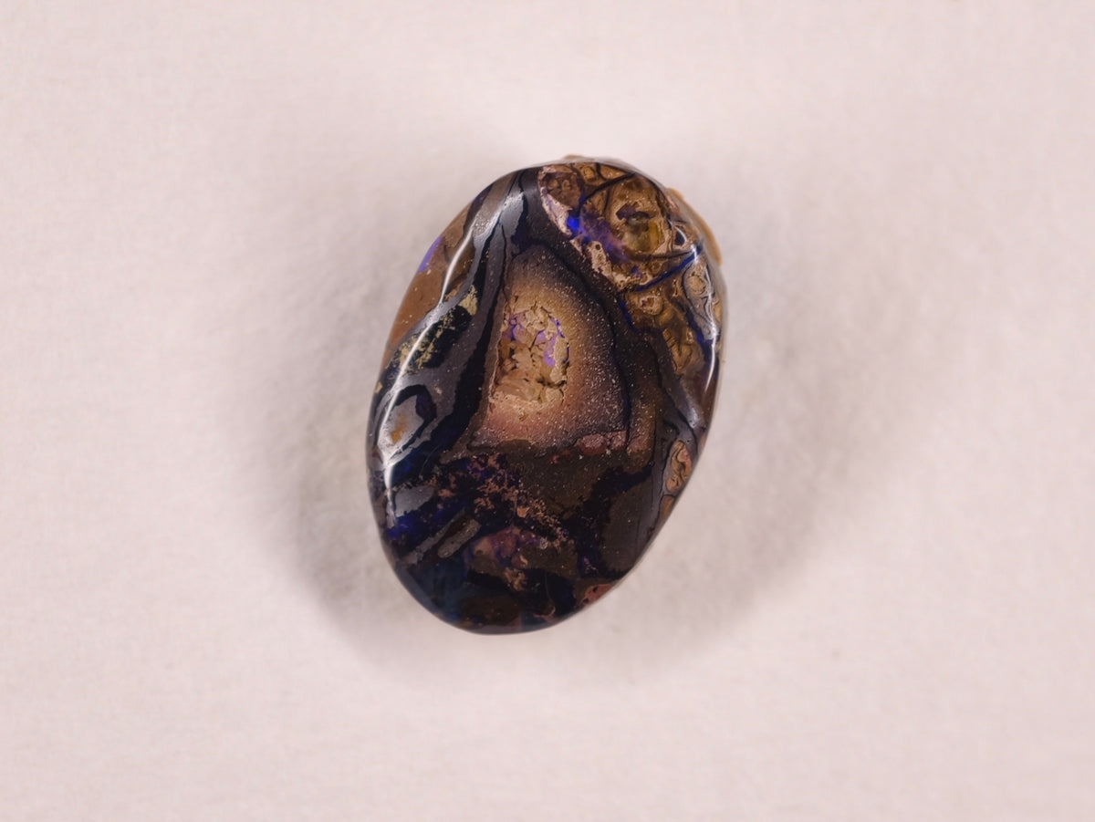 Opale boulder d’Australie — ovale — 9,1 ct