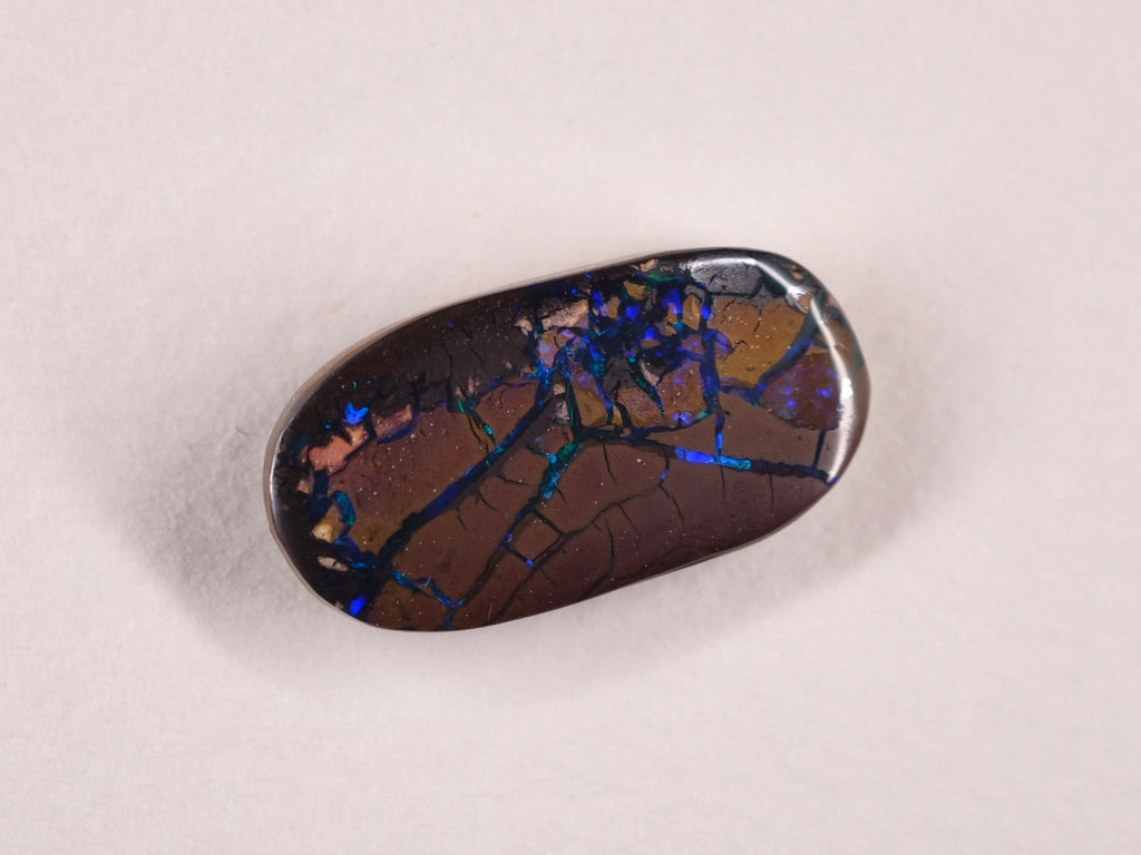 Opale boulder d’Australie — ovale — 12,9 ct