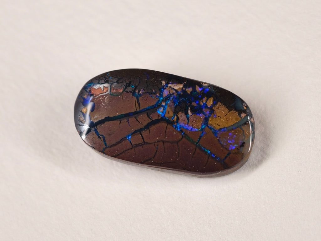 Opale boulder d’Australie — ovale — 12,9 ct
