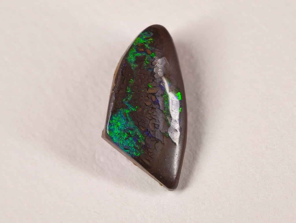 Opale boulder d’Australie — forme libre — 8,2 ct