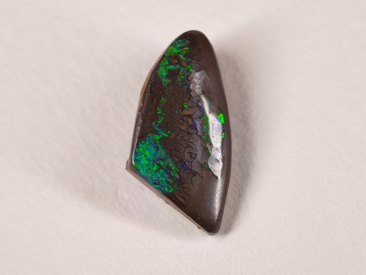 Opale boulder d’Australie — forme libre — 8,2 ct