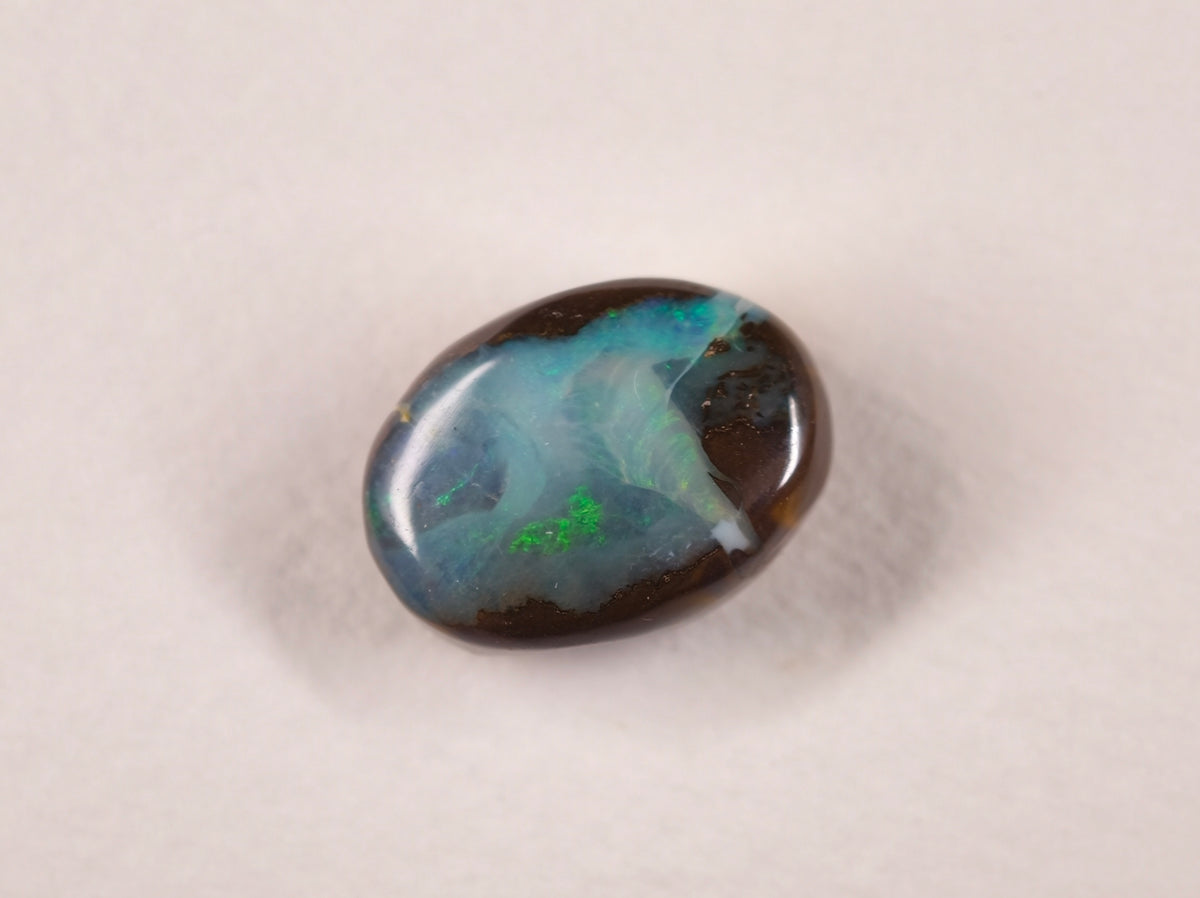 Opale boulder d’Australie — ovale — 12,8 ct