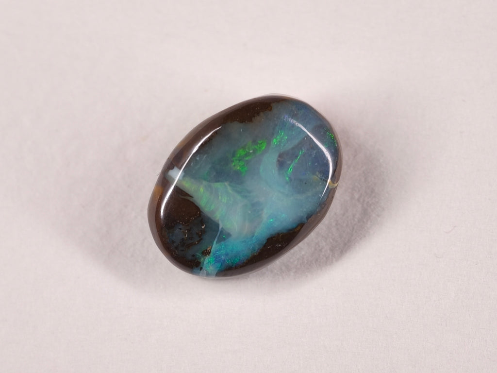 Opale boulder d’Australie — ovale — 12,8 ct