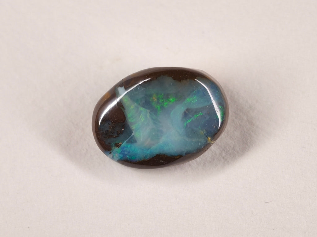 Opale boulder d’Australie — ovale — 12,8 ct